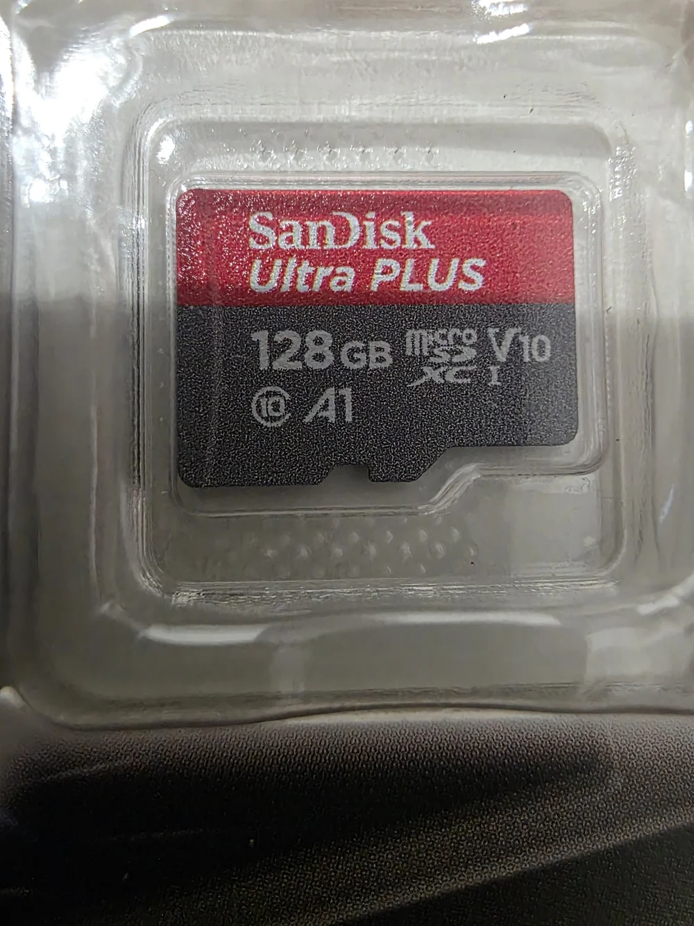 SanDisk Ultra PLUS 128GB microSD MicroSDXC UHS-I Memory Card Damaged Box